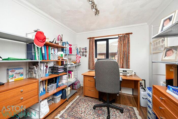 4 Bedroom Detached House For Sale In Wanderdown Road, Ovingdean, BN2