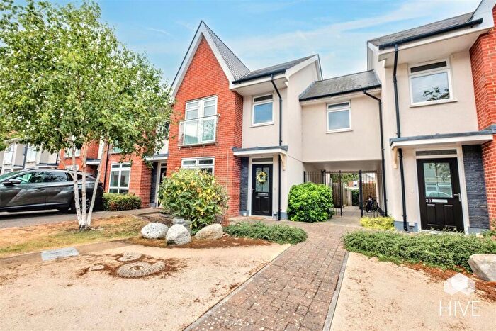 4 Bedroom Semi-Detached House For Sale In Stabler Way, Hamworthy, Poole, BH15