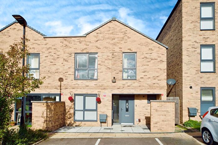 4 Bedroom Semi-Detached House For Sale In Lange Road, Harrow, HA2