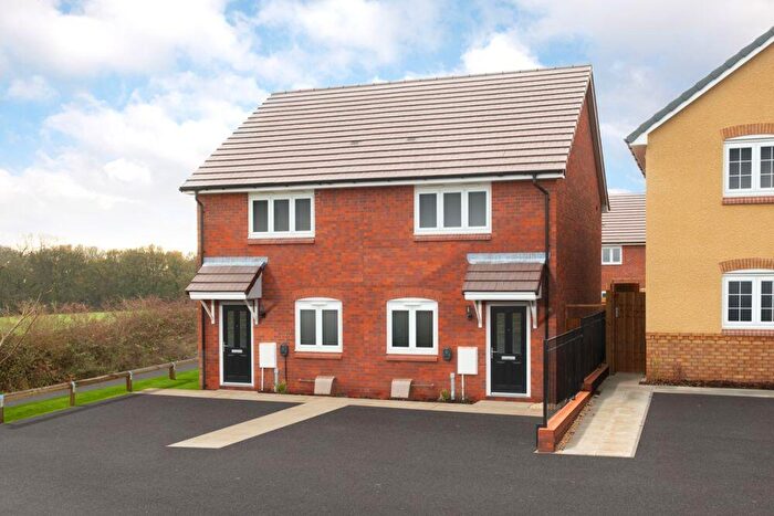 2 Bedroom Semi Detached House For Sale In Broadwell Heights, Westwood Heath, Coventry, West Midlands, CV4