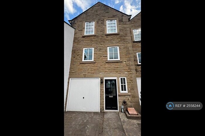 5 Bedroom Terraced House To Rent In Woodcote Fold, Oakworth, Keighley, BD22