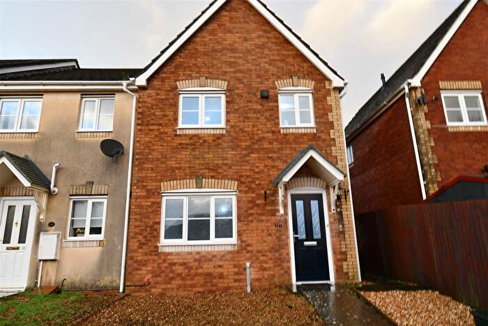 3 Bedroom End Terrace House To Rent In Llwyn Y Gog, Rhoose, Barry, CF62