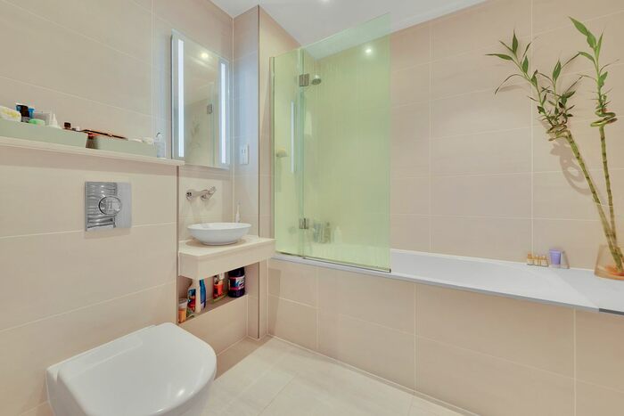 1 Bedroom Flat To Rent In Highbury Crescent, Highbury, London, N5