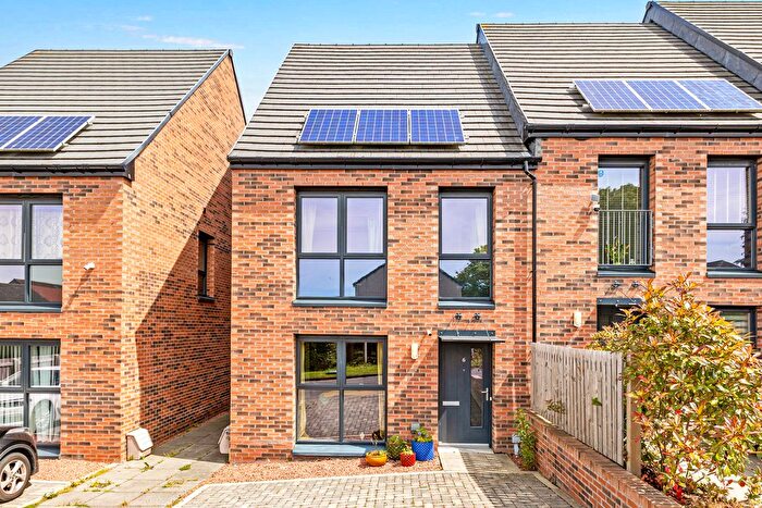 3 Bedroom End Terrace House For Sale In Heath Road, Muirhouse, Edinburgh, EH4