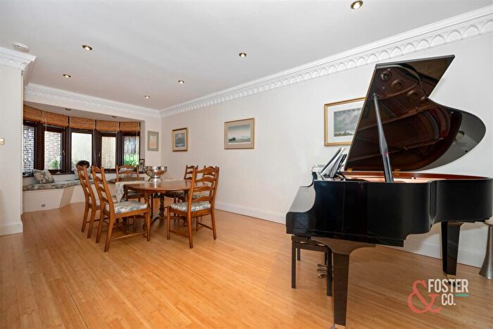 5 Bedroom Detached House For Sale In Surrenden Crescent, Brighton, BN1