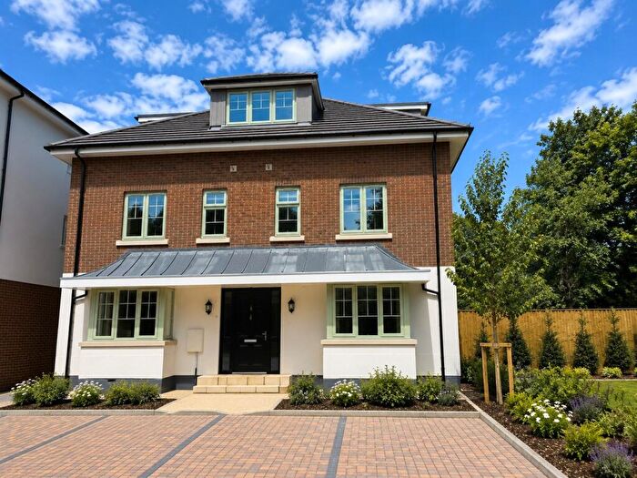 3 Bedroom Detached House For Sale In Chapel Gardens, Anstey Lane, Alton, Hampshire, GU34