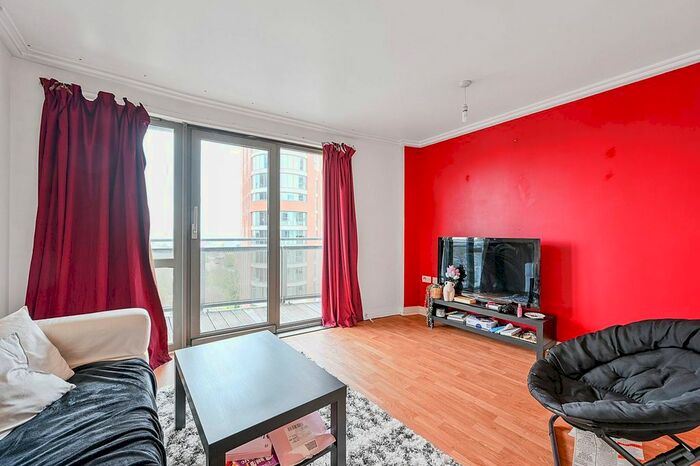 2 Bedroom Flat To Rent In Trentham Court, Victoria Road, London, North Acton, London, W3