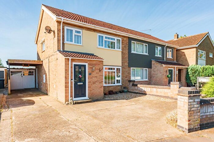 3 Bedroom Semi-Detached House For Sale In North Park, Fakenham, NR21