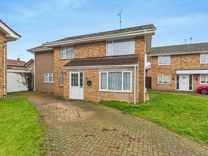 4 Bedroom Detached House For Sale In Hesketh Road, Yardley Gobion, Northamptonshire, NN12