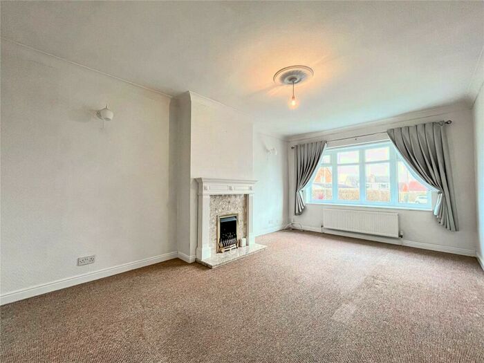 2 Bedroom Bungalow To Rent In Chatsworth Close, Shepshed, Loughborough, Leicestershire, LE12