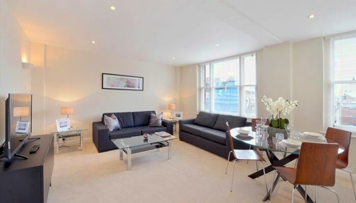 2 Bedroom Flat To Rent In Hill Street, London, W1J