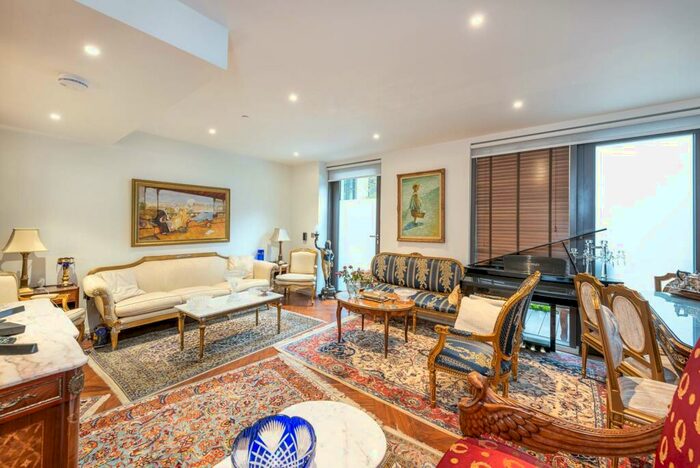 2 Bedroom Flat To Rent In Embassy Gardens, , Nine Elms, London, SW11