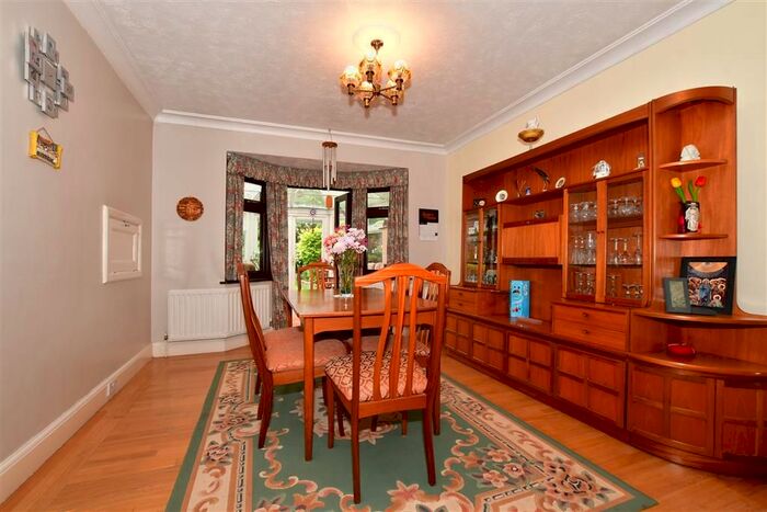 5 Bedroom Detached House For Sale In Danson Road, Bexleyheath, Kent, DA6