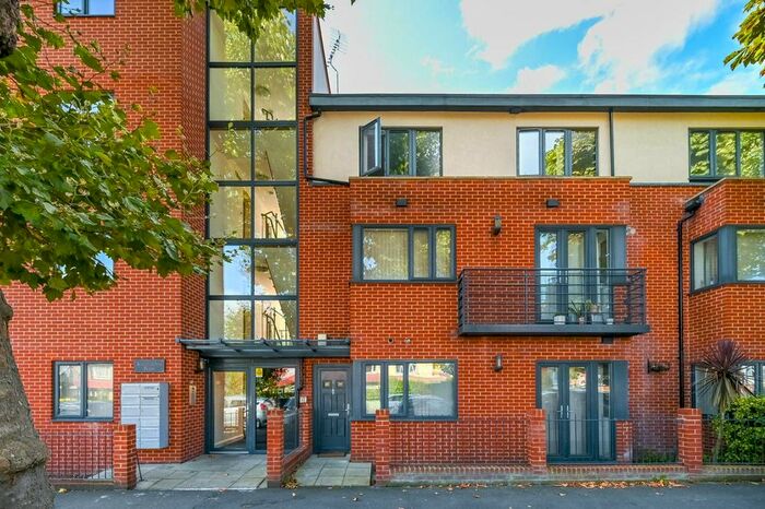 1 Bedroom Flat To Rent In Palace Road, Tulse Hill, London, SW2