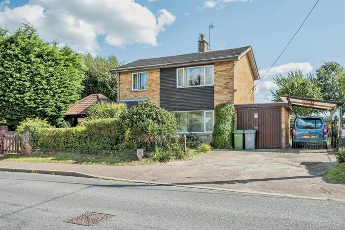 3 Bedroom Detached House For Sale In The Street, Felthorpe, Norwich, NR10