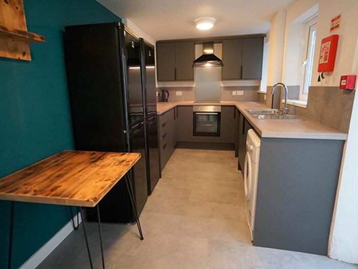 6 Bedroom House To Rent In Fron Dirion, Bangor, LL57