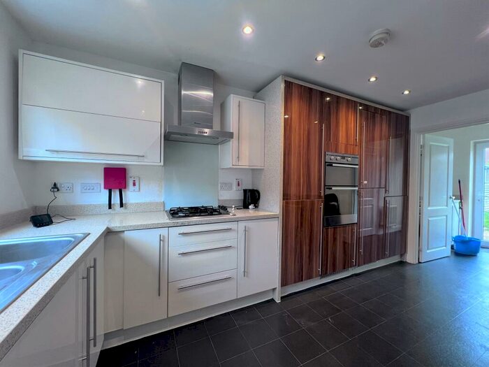 5 Bedroom Detached House To Rent In Centurion Crescent, Newcastle-under-Lyme, ST5