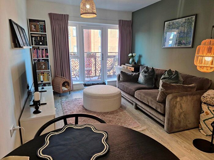 1 Bedroom Flat For Sale In Rayon Close, Hackbridge, SM6