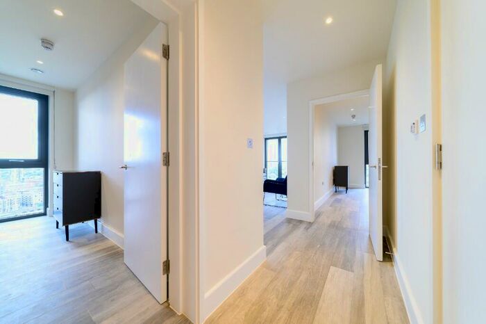 2 Bedroom Flat To Rent In Mallow Walk, London, SE8