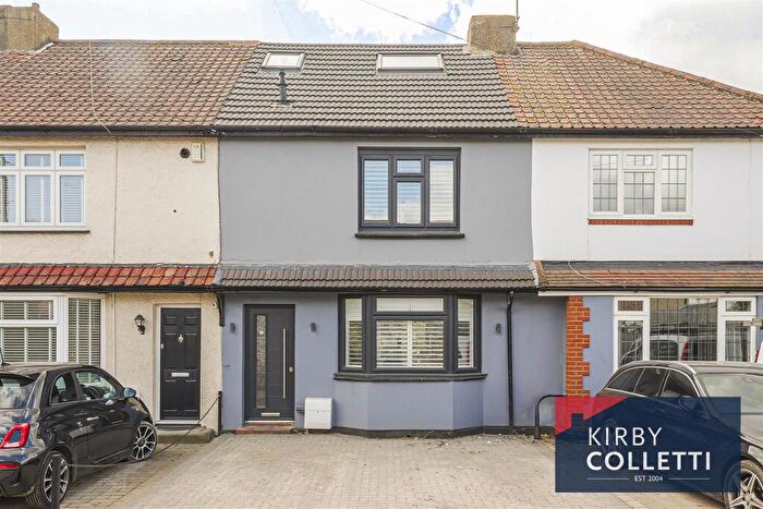 4 Bedroom Terraced House To Rent In Ivy Terrace, Hoddesdon, EN11