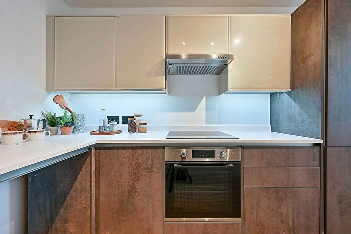 1 Bedroom Flat For Sale In Marlborough House, Chiswick, London, W4