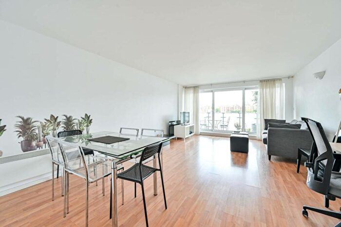 2 Bedroom Flat To Rent In Rotherhithe Street, Canada Water, London, SE16