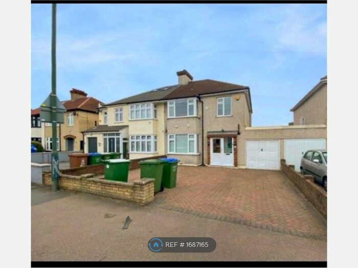 3 Bedroom Semi-Detached House To Rent In Brampton Road, Bexleyheath, DA7