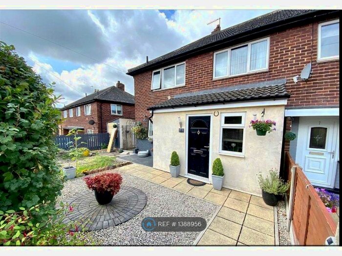 3 Bedroom Semi-Detached House To Rent In Northway Crescent, Mirfield, WF14