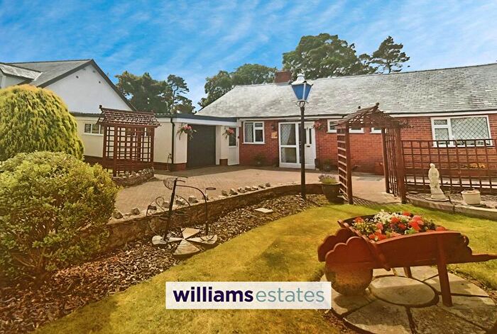 3 Bedroom Detached Bungalow For Sale In Llanfair Road, Ruthin, LL15