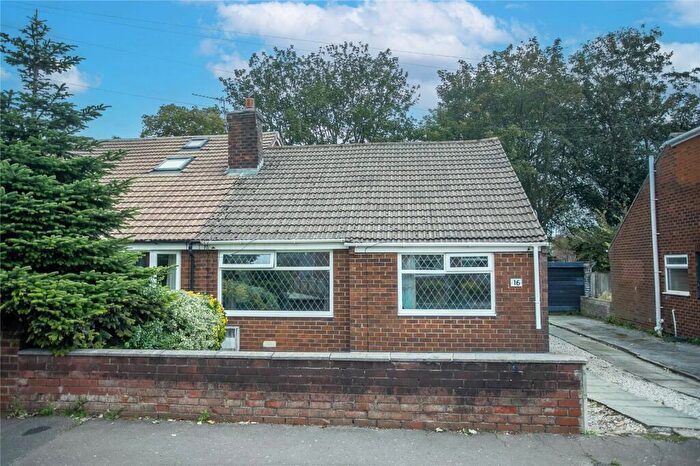 2 Bedroom Bungalow For Sale In Woodlands Road, Milnrow, Rochdale, Greater Manchester, OL16