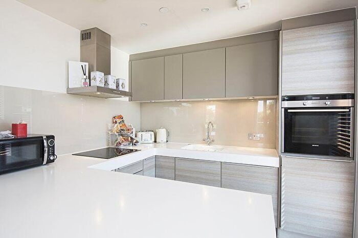 2 Bedroom Apartment To Rent In Parkview, Hersham, KT12