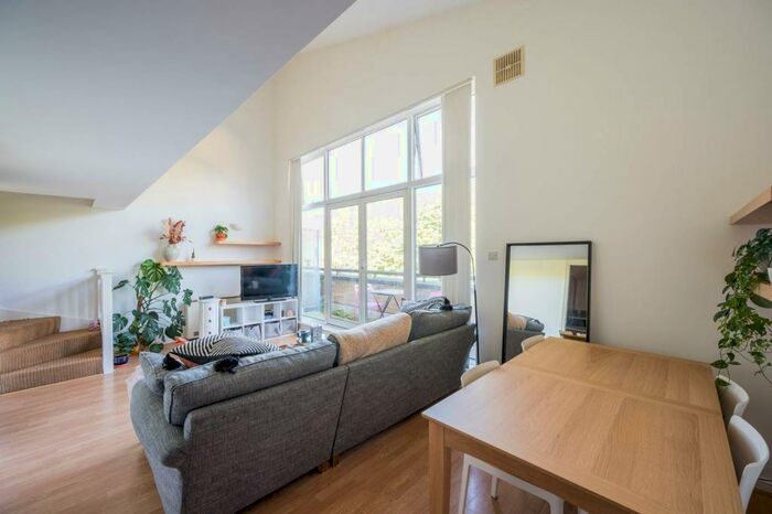 1 Bedroom Flat To Rent In Old Ford Road, Bow, London, E3