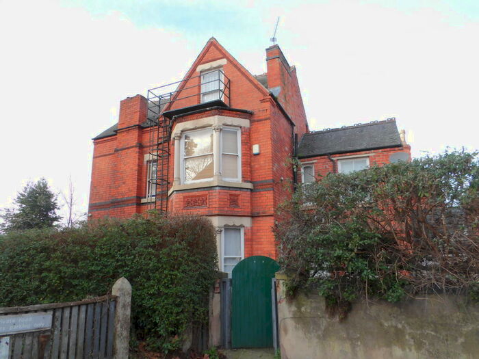 6 Bedroom House To Rent In **&# Pppw** Devonshire Promenade, Lenton, NG7