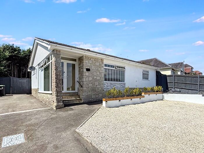 3 Bedroom Detached House For Sale In Roman Road, Broadstone, BH18