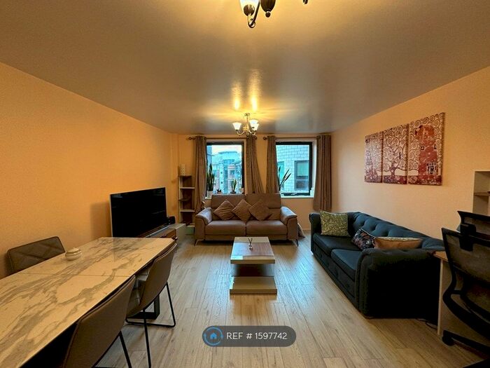 2 Bedroom Flat To Rent In City South, Manchester, M15