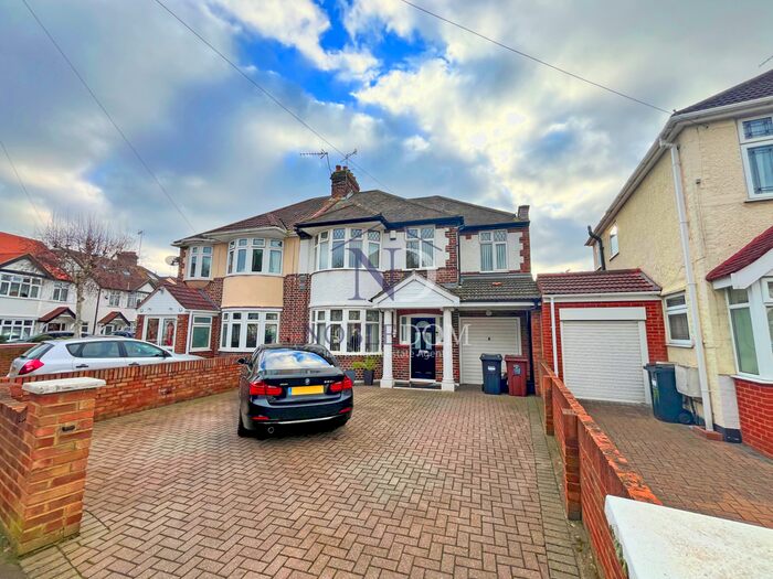 4 Bedroom Semi-Detached House To Rent In Dene Avenue, Hounslow, TW3