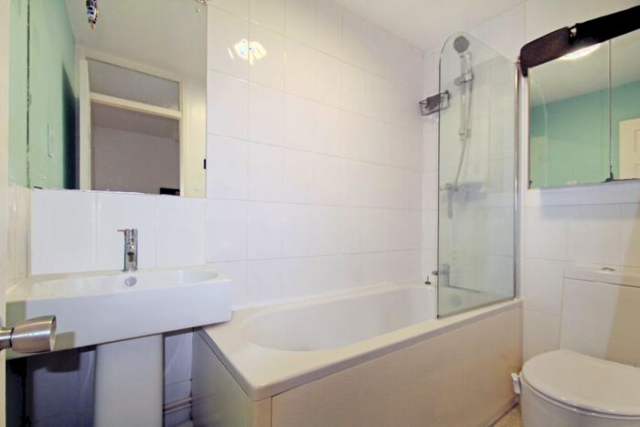 2 Bedroom End Of Terrace House To Rent In Aldenham Drive, Uxbridge, Greater London, UB8