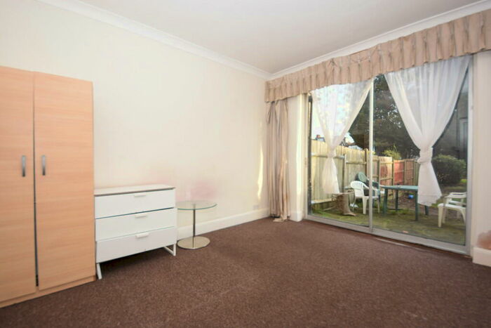 4 Bedroom Terraced House To Rent In Leamington Gardens, Seven Kings, IG3