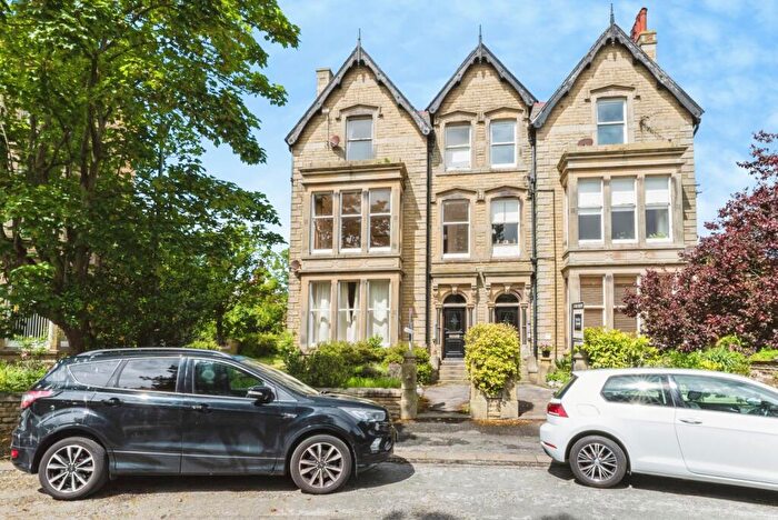 1 Bedroom Flat For Sale In St. Georges Square, Lytham St. Annes, Lancashire, FY8