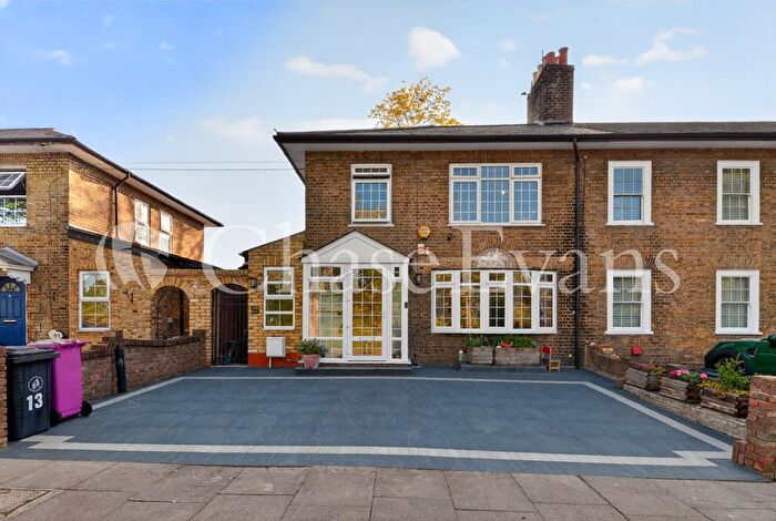 3 Bedroom Semi Detached House For Sale In Spindrift Avenue, Isle Of Dogs, London, E14