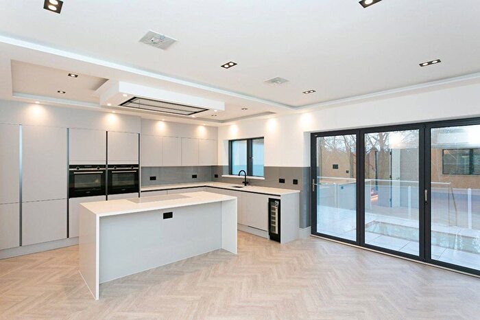 4 Bedroom Semi-Detached House To Rent In Mistletoe Mews, St Albans, St. Albans, AL3