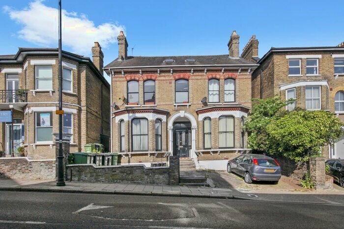2 Bedroom Flat To Rent In Gipsy Hill, London, SE19