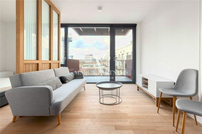 Studio To Rent In Hollandbury House, Brent Way, London, TW8