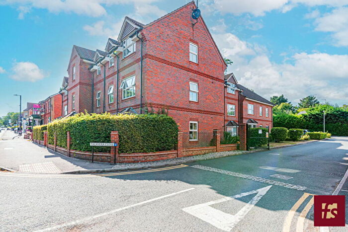 2 Bedroom Apartment For Sale In Talavera Close, Crowthorne, Berkshire, RG45