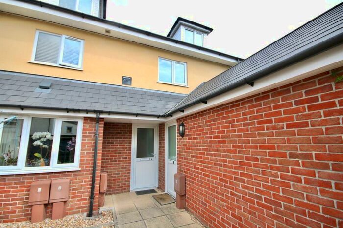 2 Bedroom Maisonette To Rent In Alan Scotney Court, Fratton Road, PO1