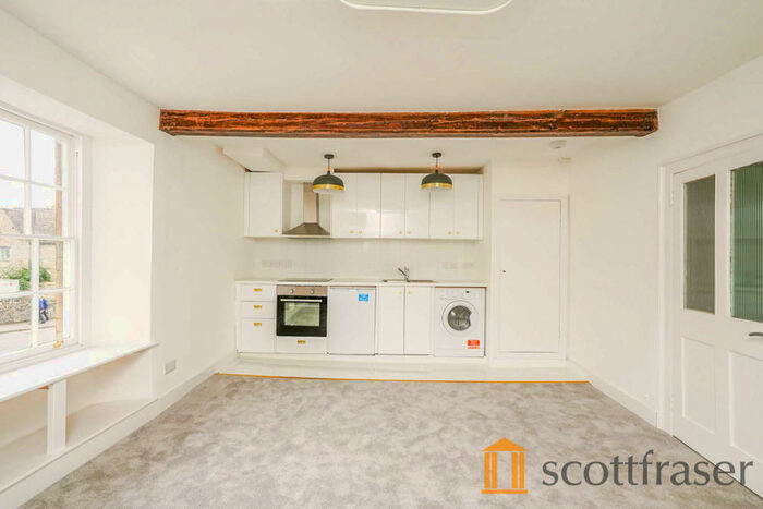 1 Bedroom Apartment To Rent In High Street, Witney, OX28
