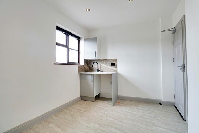 1 Bedroom Semi-Detached House To Rent In Halfway Street, Sidcup, Kent, DA15