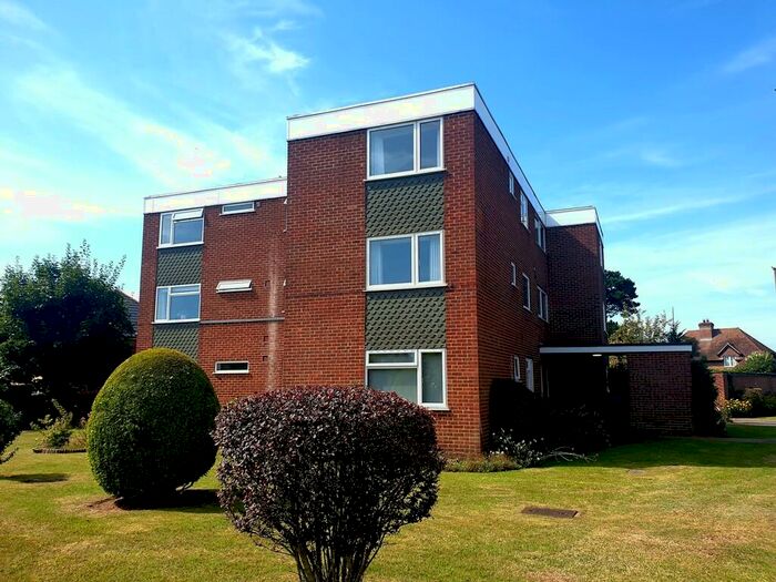 2 Bedroom Flat To Rent In Havelock Road, Warsash, SO31
