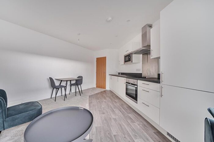 1 Bedroom Flat To Rent In Aylesbury, Buckinghamshire, HP19