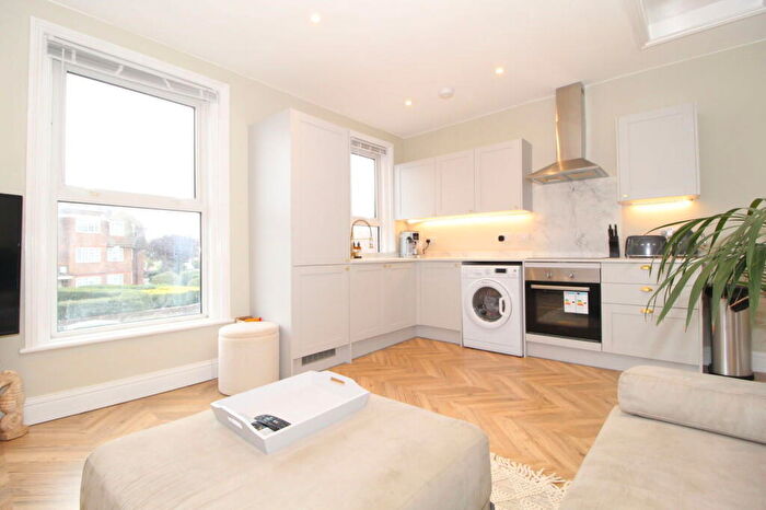 2 Bedroom Flat For Sale In Seaside, Eastbourne, East Sussex, BN22